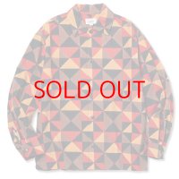 SALE  40%OFF Geometric pattern over silhouette L/S shirt